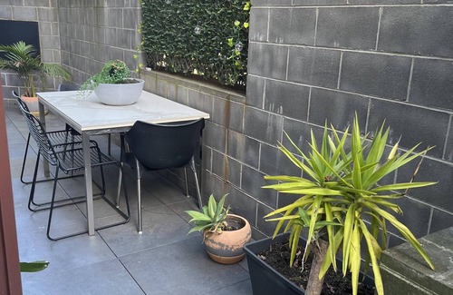 Heidelberg Apartment | Modern 2 Bedroom + 2 Bathroom apartment Heidelberg CBD