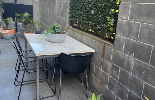 Heidelberg Apartment | Modern 2 Bedroom + 2 Bathroom apartment Heidelberg CBD