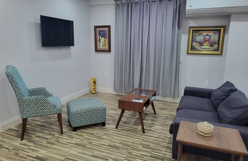 Georgetown Apartment | Modern 2-bedroom, 2 bath unit close to Embassies
