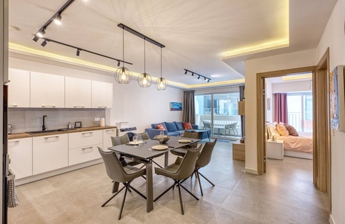 Qawra Apartment | Modern 2-Bedroom Apartment Near the Sea