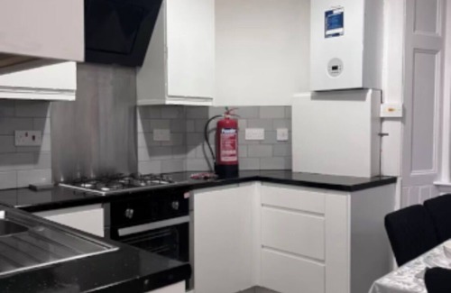 Haymarket Apartment | Modern 2 bedroom apartment close to city centre !