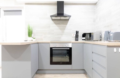 Cathays Apartment | Modern 2 Bedroom Apartment Near City Centre