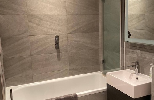 West Brompton Apartment | Modern 2 Bedroom Apartment