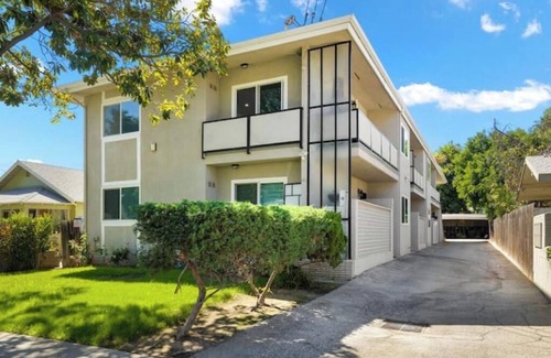 Lamanda Park Apartment | Modern 2 Bedroom Apt.