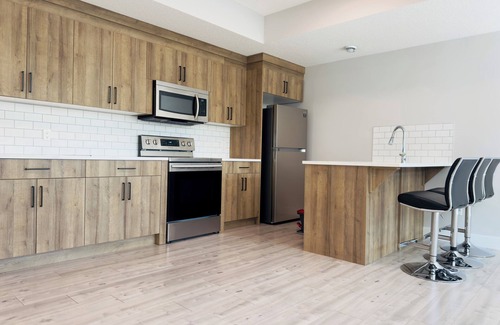 Inglewood House | Modern 2-Bedroom Basement Suite for Rent in Prime Downtown Inglewood Location
