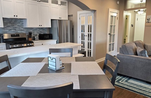 Waterfront Condo | Modern 2 bedroom Condo in Historic Down Town Long Beach Building