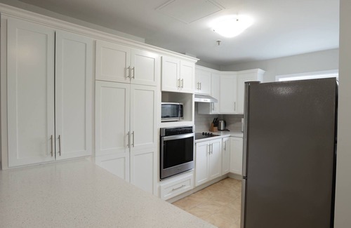 Terra Nova Condo | Modern 2 Bedroom Condo in ideal location