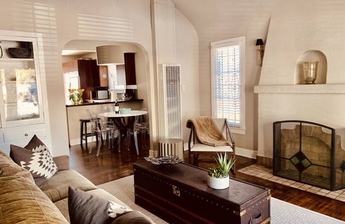 Hollywood House | Modern 2 Bedroom Duplex