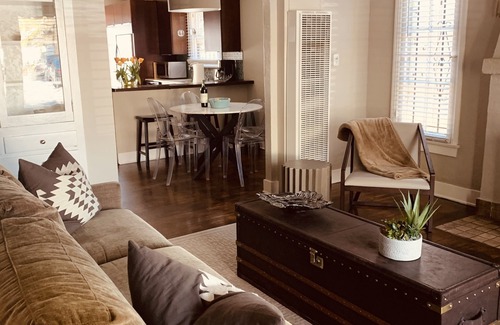 Hollywood House | Modern 2 Bedroom Duplex