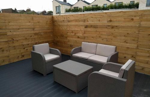 Ravenscourt Park Apartment | Modern 2 Bedroom Flat with private outdoor terrace