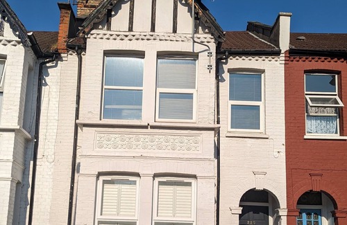 Bruce Grove Apartment | Modern 2-bedroom garden apartment in North London