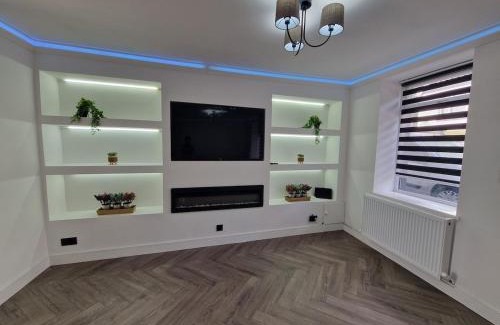 Merthyr Tydfil House | Modern 2 bedroom house near national park
