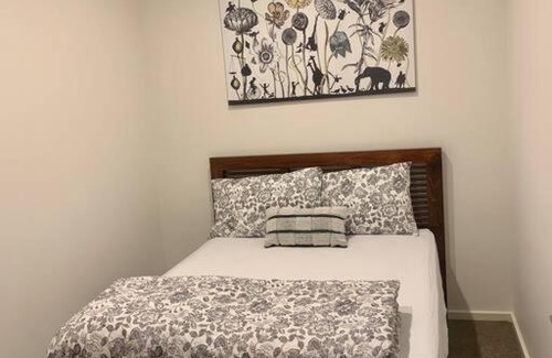 Franklin Apartment | Modern 2 Bedroom Rental Unit with Free Parking and close to the Light Rail