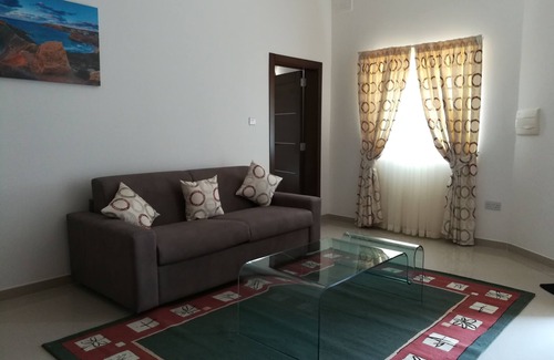 Naxxar Apartment | Modern 2 Bedroom Suite with Kitchen, A/C and Ample Parking