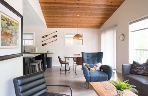 Jasper East Cabin | Modern 2 Bedroom Vacation Home