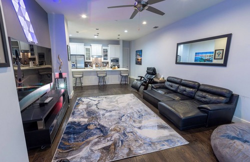 Old East Dallas House | Modern 2 BR, 4 Story Smarthome with Rooftop Hot Tub, Game Room and Skyline Views