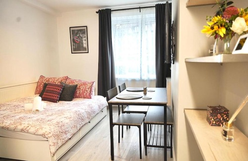 Chaucer Apartment | Modern 2B Flat - Walk to London Bridge & Borough Market