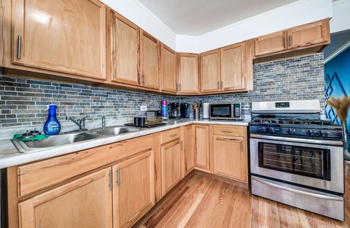 Forestview House | Modern 2Bdrm Westchester Home with brand-new out door HOT TUB