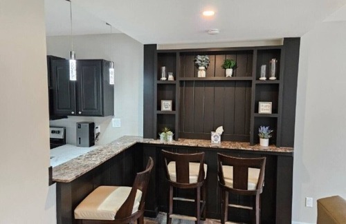 Maryville Apartment | Modern 2BR in Great Location (202)