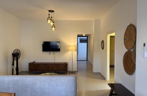 Al Abdali Apartment | Modern 2BR in Trendy Jabal AlWebdeh with View