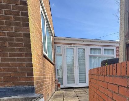 Sheffield Apartment | Modern 3-Bed Family Home in Quiet Sheffield Area