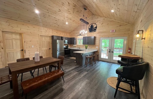 Brookville Cabin | Modern 3-Bedroom Cabin in Wooded Brookville