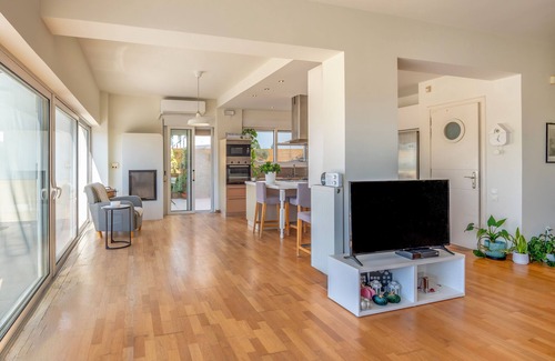 Platanes Apartment | Modern 3-Bedroom Luxury Apartment with Private Pool
