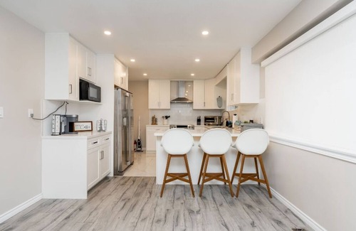 Chilliwack Proper Village West House | Modern 3-bedroom Rancher with AC and WiFi in Chilliwack