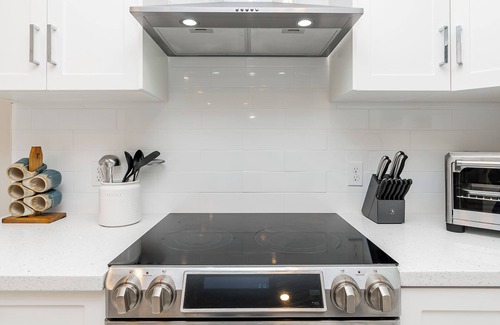 Chilliwack Proper Village West House | Modern 3-bedroom Rancher with AC and WiFi in Chilliwack