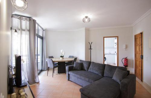 Faro Apartment | Modern 3-bedroom Retreat in Faro's City Center