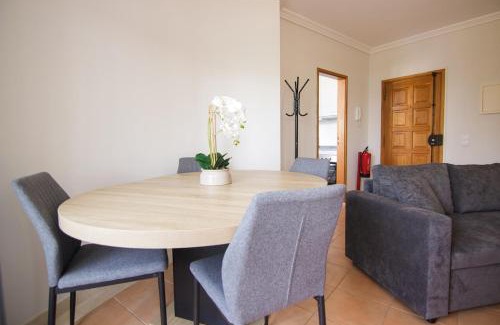 Faro Apartment | Modern 3-bedroom Retreat in Faro's City Center