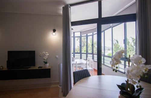 Faro Apartment | Modern 3-bedroom Retreat in Faro's City Center