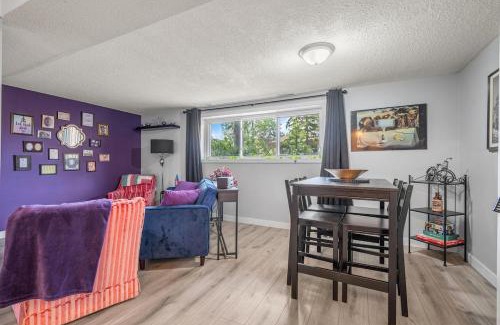 Inglewood Apartment | Modern 3 Bedroom Suite Near Downtown & Stampede Grounds