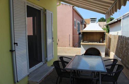 Ag. Georgios Villa | Modern 3 bedroom villa with pool