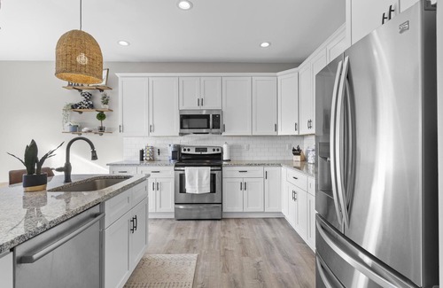 Westgate House | ✨MODERN 3 BEDROOM W/PLENTY AMENITIES TO ENJOY!✨
