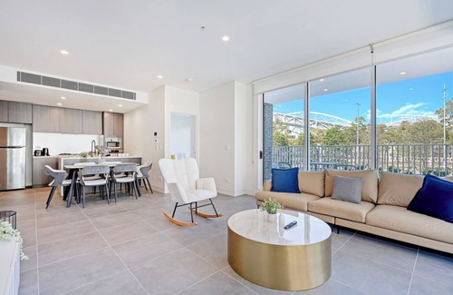 Sydney Olympic Park Apartment | Modern 3B2B apt with stadium view@Olympic park