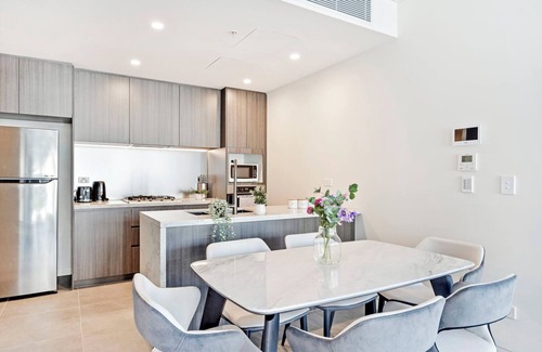 Sydney Olympic Park Apartment | Modern 3B2B apt with stadium view@Olympic park