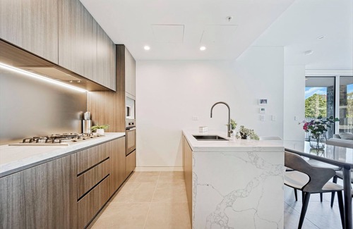 Sydney Olympic Park Apartment | Modern 3B2B apt with stadium view@Olympic park