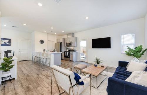 Roseville House | Modern 3BR/2BA Perfect for Longer Stays