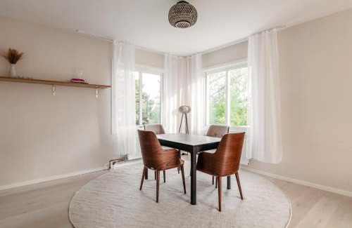 Vastberga Villa | Modern 3BR Home Close to City