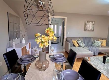 Nuneaton House | Modern 3BR House For Contractors