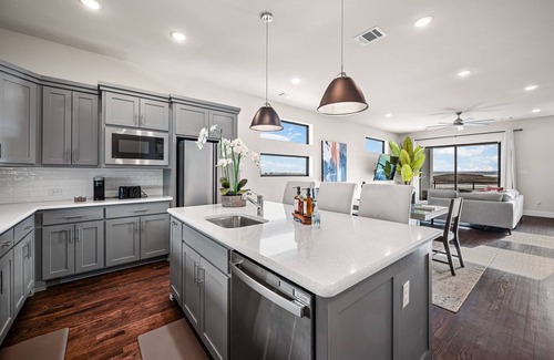 Rowlett House | Modern 3BR Lake House in Rowlett