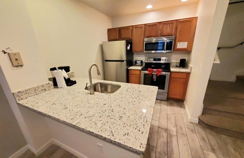 Venetian Bay Villages House | MODERN*3BR2BA*MASTER GROUNDFLOOR*GATED*AMENITIES