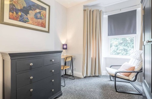 Cambridge House | Modern 4-Bedroom Detached Home in Central Cambridg
