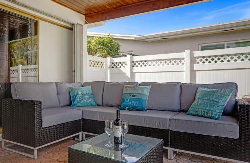 Hollywood Hills House | Modern 4 Bedroom -Kosher - Heated Pool - Game Room