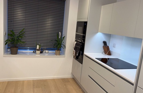Cribbs Causeway House | Modern 4-bedroom townhome in Patchway