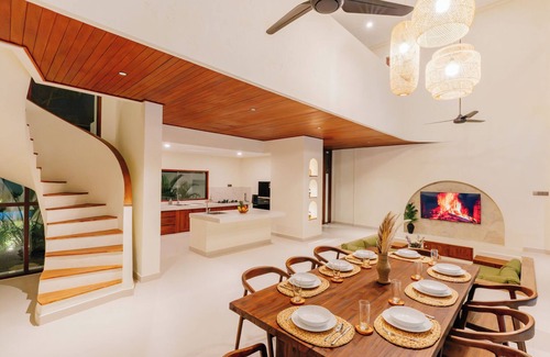 Kartika Plaza Villa | Modern 4 BR Luxury Villa in the Heart of Kuta