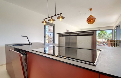 Marina di Felloniche Villa | Modern 5-star villa, heated pool 1km from the sea
