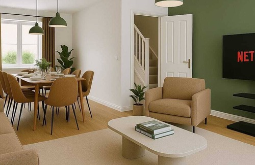Bushey House | Modern 5BR Stay w/Parking, Near Warner Bros, Shops & London Rail Links