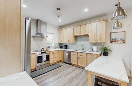 North Star House | Modern & Accessible 4BR Retreat in Downtown Anchorage - dog friendly